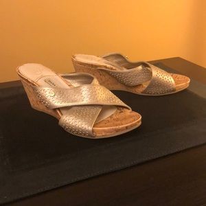 Metallic gold cork wedged sandals